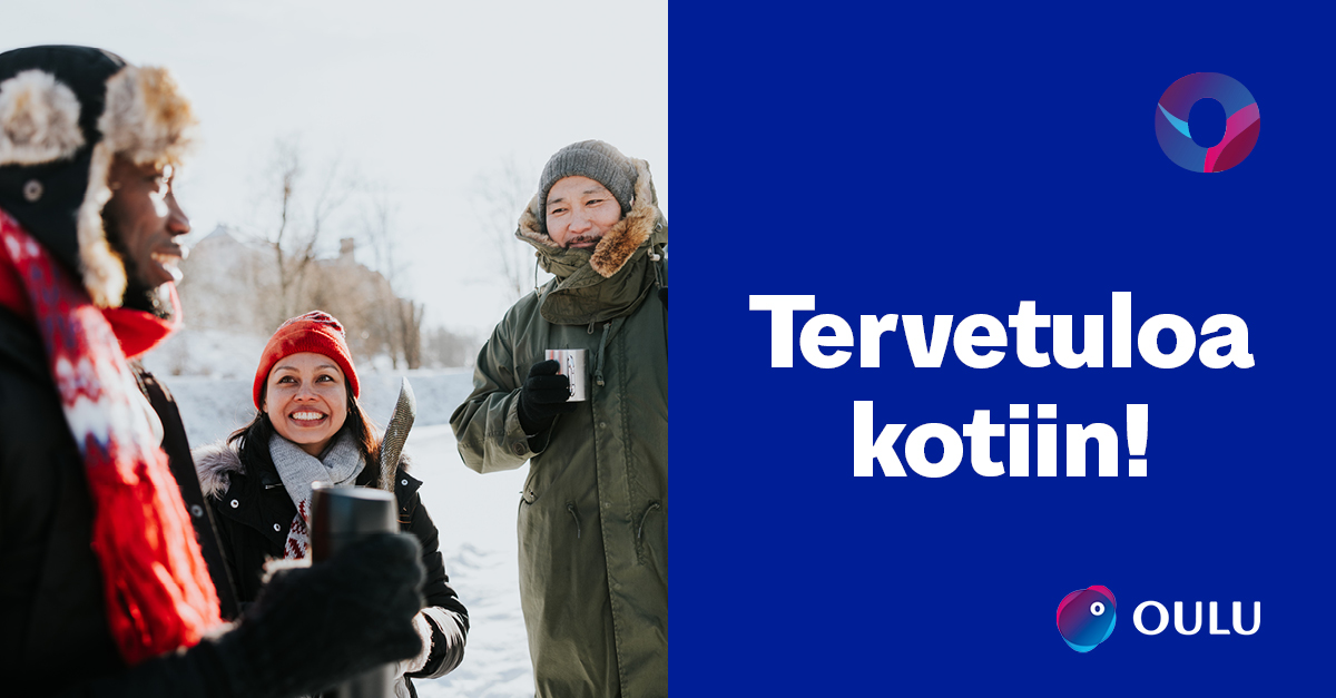 Kolme ihmistä Oulussa talvella ulkona keskustelemassa